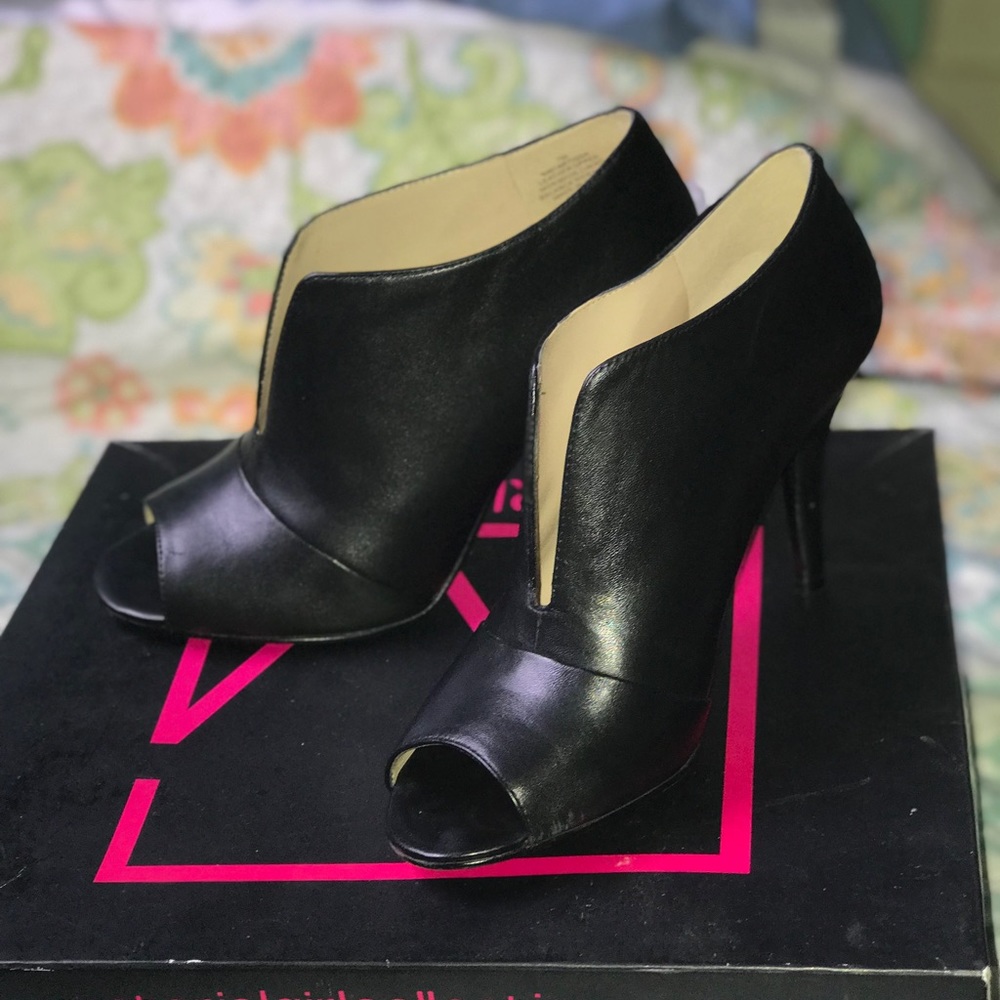 Nine West Black Open Toed Heels